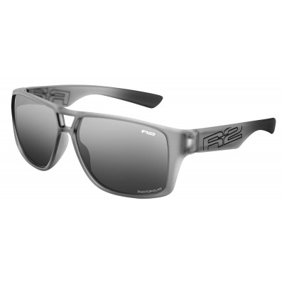 Очки R2 Master 2020 серо-черные. с фотохромными линзами grey Polarized (CAT. 2-3)